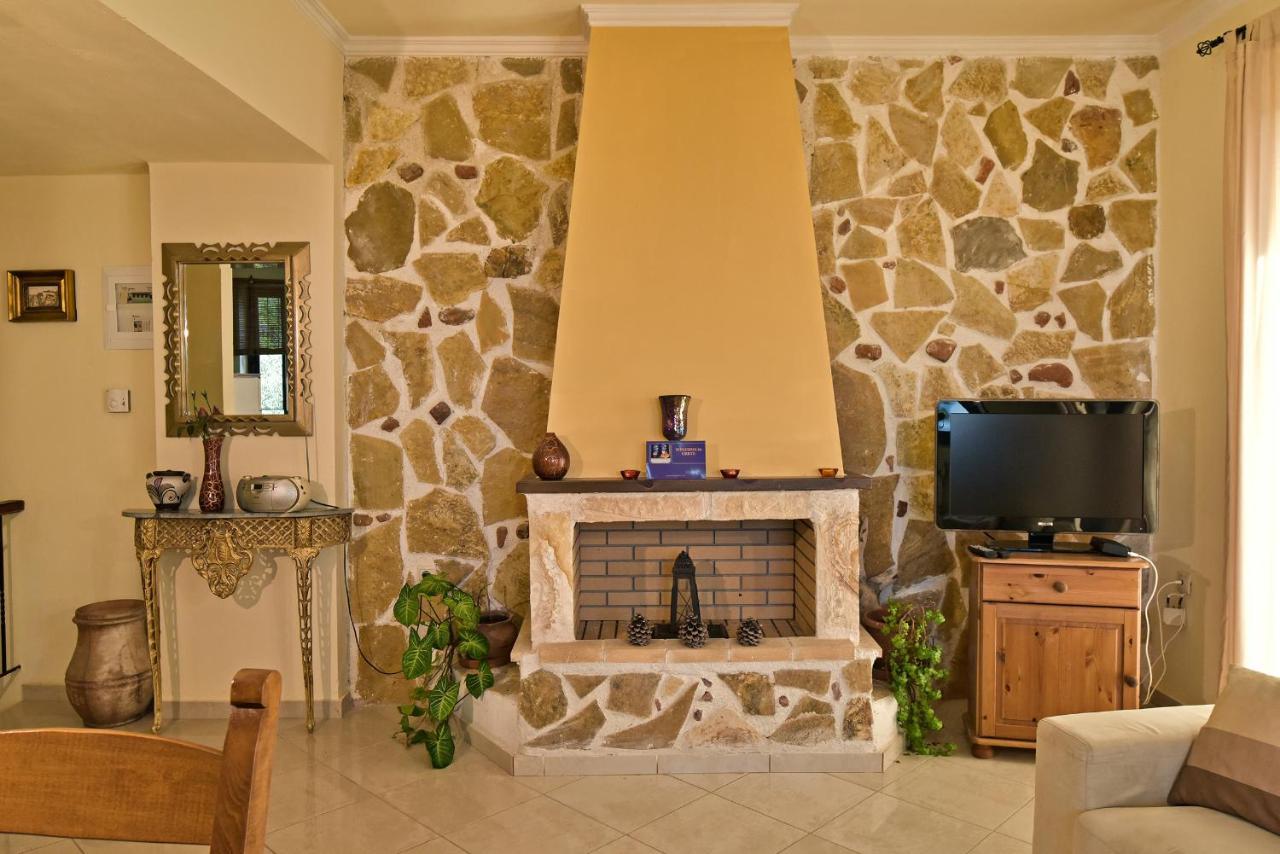 Olive Farm Villa Agia Marina Dış mekan fotoğraf